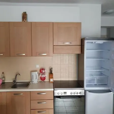 Garden In Panorama With Free Parking & Bbq, Near The Sea *