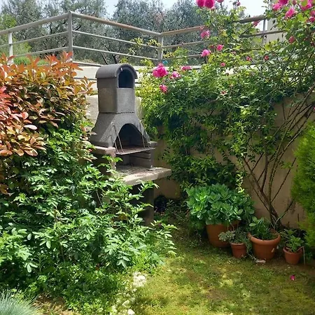 Апартаменты Garden In Panorama With Free Parking & Bbq, Near The Sea