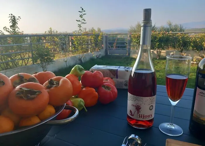Hilltop Sea View Апартаменты